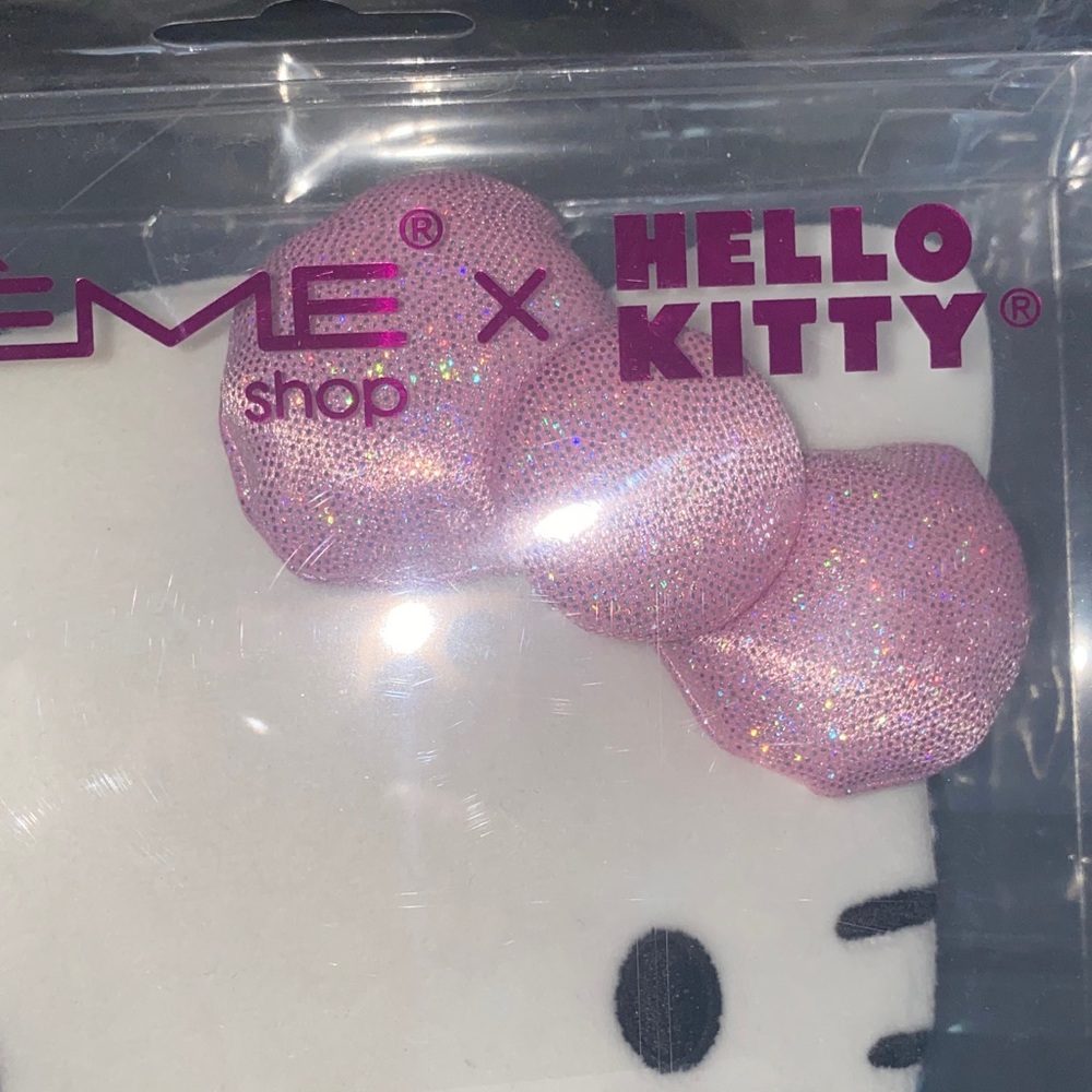 NWT! Limited Edition! Hello Kitty Plush Hand Held Mirror by The Crème Shop - Picture 3 of 11
